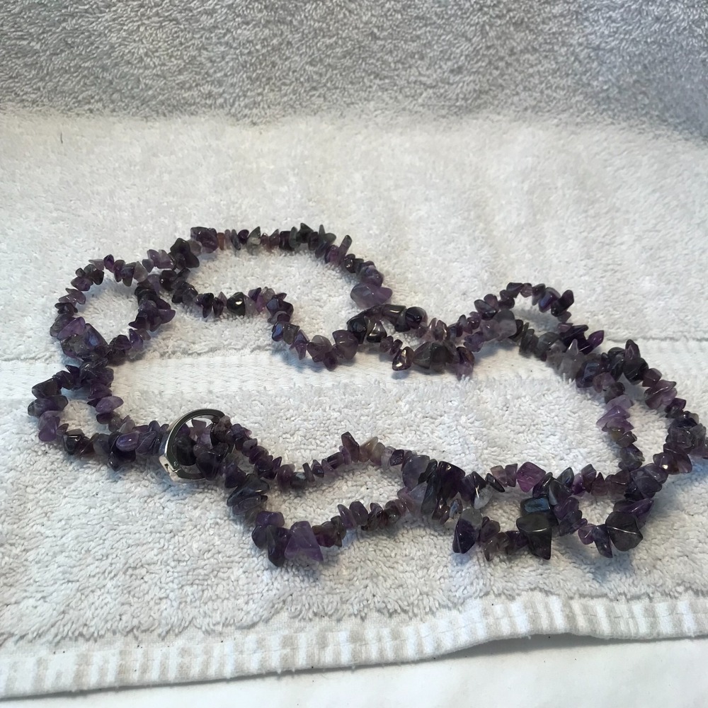Avon 2006 Semi-Prercious Chip Necklace Amethyst